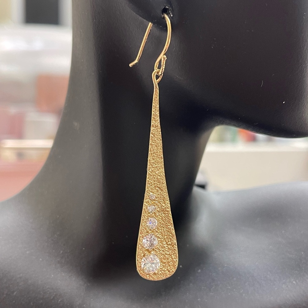 Elegant Gold Drop Earrings